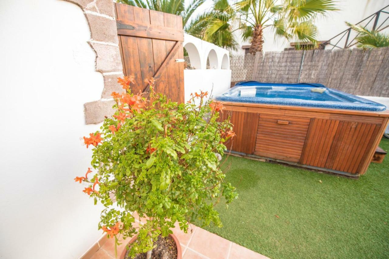 Villatommy Heated Pool, Hottub, Fast Wifi Lajares Kültér fotó